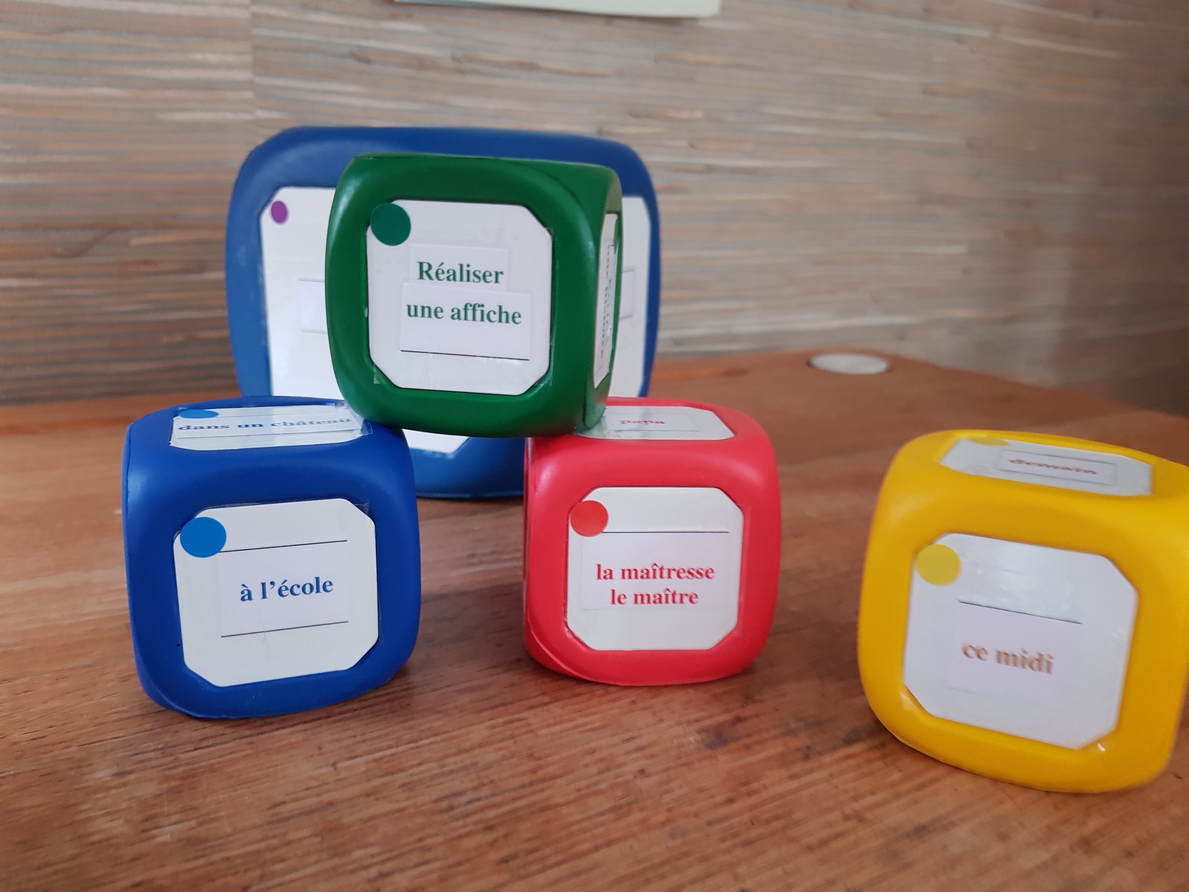 Petits cubes qui que où