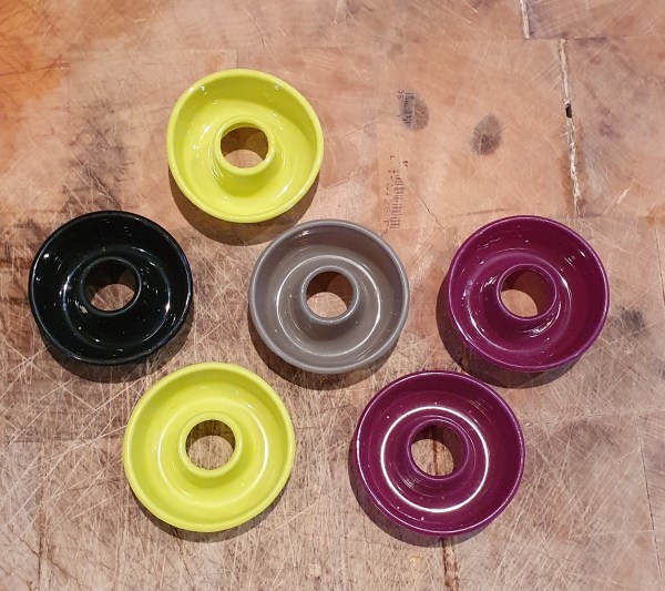 Petits moules ronds de couleur